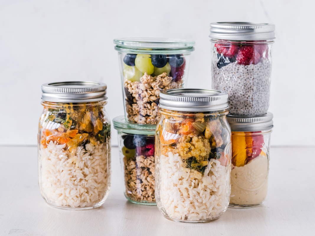 The Psychology of Eating: Understanding Food Choices Beyond Hunger